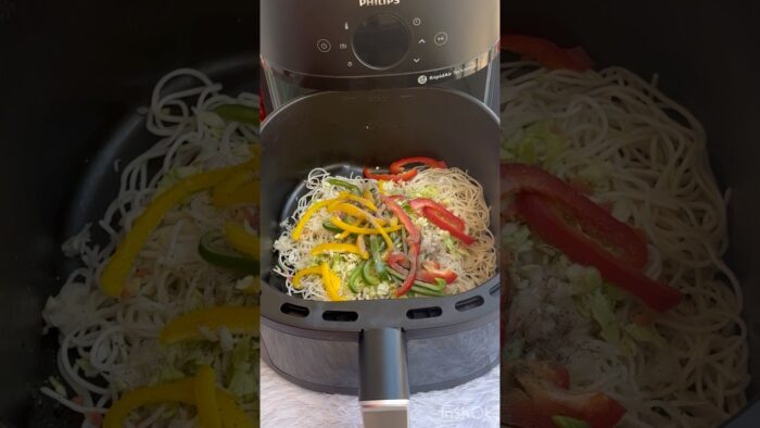 Noodles in Air fryer 😍 #trending #viral #recipe #airfryerrecipes #ytshorts #youtubeshorts #trending