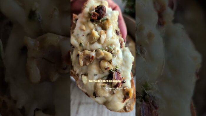 Queso en Freidora de Aire con Finas Hierbas, Ají, Frutos Secos y Miel