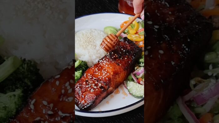 Salmón glaseado con miel picante: receta saludable para freidora de aire