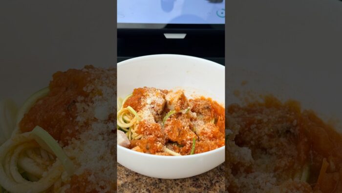 Zoodles de calabacita con salsa de tomate en #thermomix