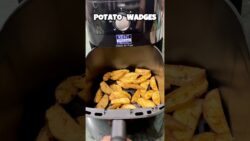 Air Fryer Potato Wedges 😋🔥 #viral #food #shorts #ytshorts #recipe