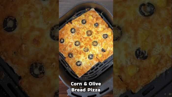 Cheesy Corn & Olive Bread Pizza 😍 | 5-Min Airfryer Recipe