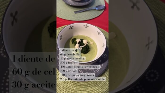 Crema de brócoli súper fácil en thermomix. #shortsvideo #cookidoo #thermomixrecipes #recetasfaciles