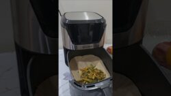 Crispy Bhindi Fry in Air Fryer! 😍🔥#youtubeshorts #shorts #airfryer #bhendyfry #ladyfinger #health