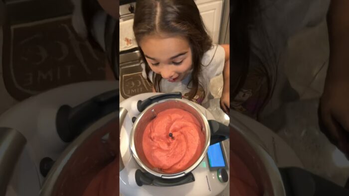 Helado de fresas saludable en 5 minutos. #thermomixtm6 #recipes #cookidoo #hijas #tiempodecalidad