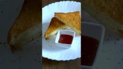 Homemade Cheesy Garlic Bread Recipe |Quick & Easy Snack Idea #shorts#breakfast#airfryer #fo ...