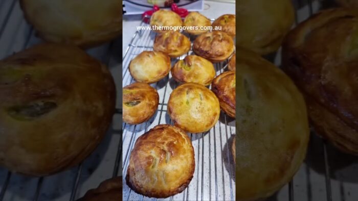 Mum’s Curried Chicken Pies  #thermomix #chickenrecipe #pies  #baking #bimby