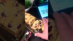 Przepis Babci Jasi na drożdżówkę z wiśniami i kruszonką w TM7