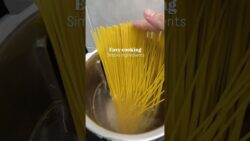 Simple ingredients, perfect result 🤍Spaghetti, garlic, tomato, oil, salt & parsley 🍝 #Therm ...