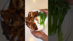 This Honey Garlic Sriracha Chicken Was My #1 Recipe of 2025 🔥