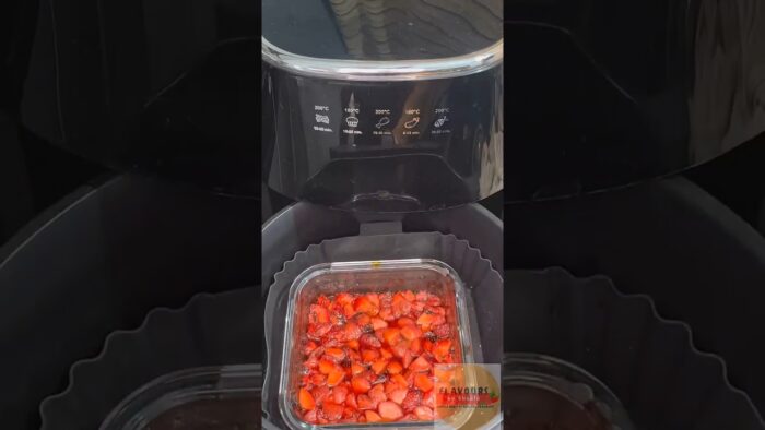 This Strawberry Cake in Air Fryer is MAGIC 🍓🔥