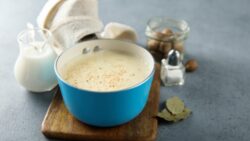 Ni leche ni nuez moscada: el truco de los chefs para que la bechamel tenga más sabor