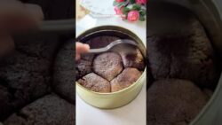 Air fryer mein cookie tin? (Recipe in description) #viralcookietin #egglesscookietin #airfryerbakes