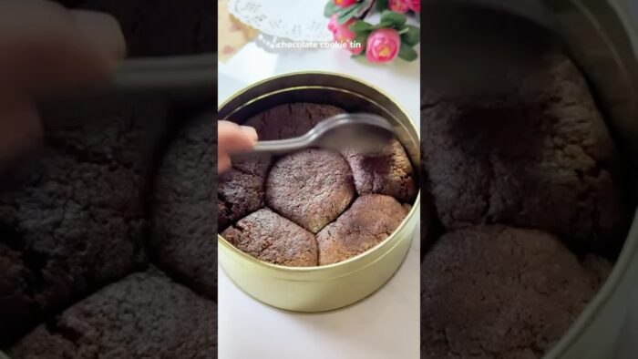 Air fryer mein cookie tin? (Recipe in description) #viralcookietin #egglesscookietin #airfryerbakes