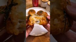 Bolas de arroz con kimchi y queso en freidora de aire #cocina #recetasfáciles