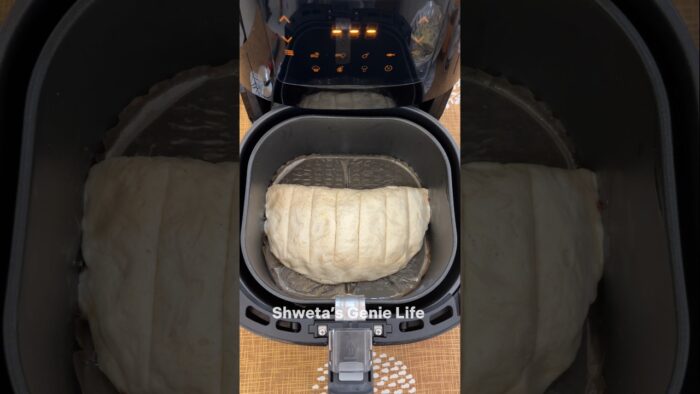Cheese Garlic Bread Recipe in Air Fryer😋 #shorts #reels #viral #trending #ytshorts #trendingshorts