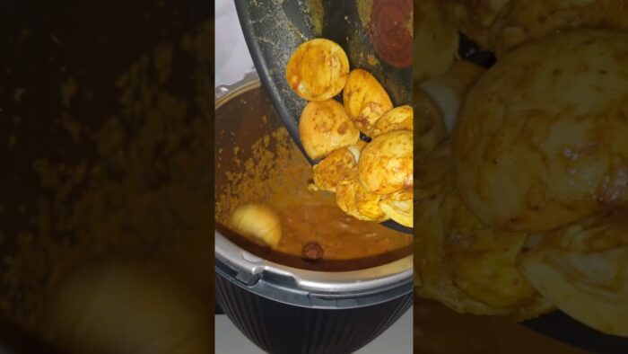 Creamy Coconut Chicken Curry had a makeover! #chickencurry #tm7 #thermomixtm7 #eggcurry
