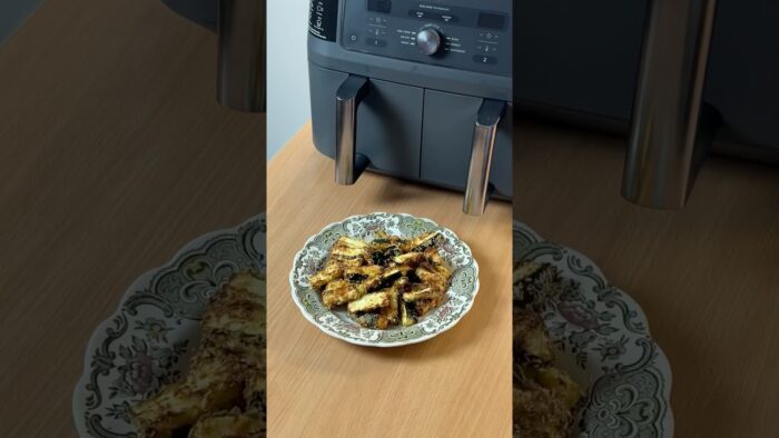 🥒 Crispy Air Fryer Zucchini Fries 🥒 #airfryer #cooking #easyrecipe #zucchini #recipe