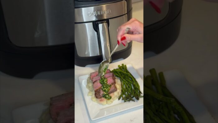 Medium-Rare Air Fryer Steak! #steak #airfryersteak #easyrecipe #recipe