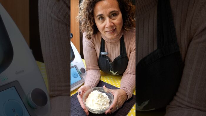 Solo 10 minuti per una chantilly al mascarpone perfetta con il bimby! #videoricettebimby
