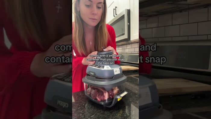 Steak in an air fryer from frozen 🤌🏼🤝immediately yes #carnivore #steakdiet #airfriedsteak