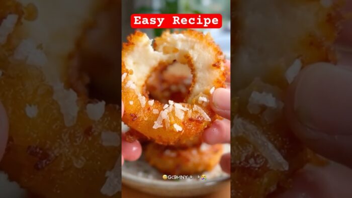 🧅🤯 2 Ingredient Cottage Cheese Onion Ring Tower #youtubeshorts #recipe #bonnecuisine #explore
