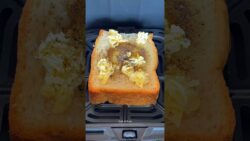 Air Fryer Egg Toast | පාන් මෙහෙම හදල තමයි රසම 🥪🍞🧀 #cooking #airfryerrecipes #shorts #toast #snacks