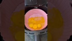 Air fryer omelette without oil 🍳 | Quick healthy egg recipe in 10 mins!