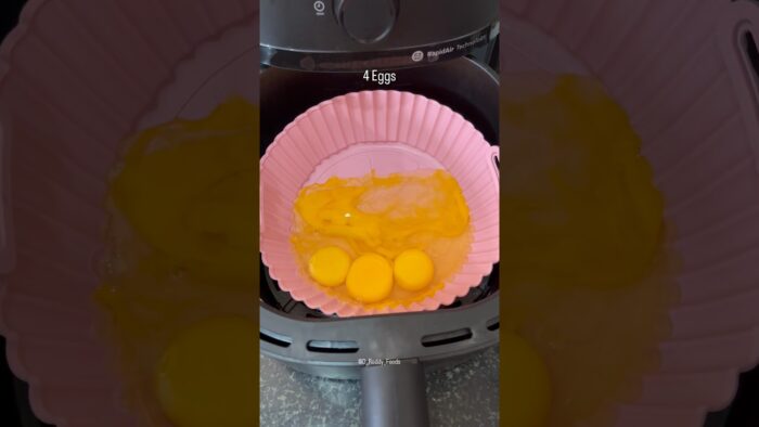 Air fryer omelette without oil 🍳 | Quick healthy egg recipe in 10 mins!