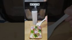 Bread pizza in air fryer *🤩*#lpg#viral #shorts #reels #ytshorts#trending #airfryer#shortsfeed