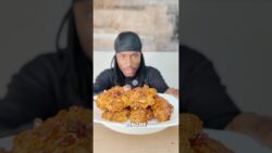 C’est quoi ce poulet 🍗😨 Crédit : @martincuisto  #fyp #shorts #recette #poulet #airfryer #viral