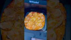 🍕Cheesy🧀Pizza🍕In AirFry🍕#airfryer#pizza#recipe#baking#yummy  #love#song#viral#short#subscribe🍕