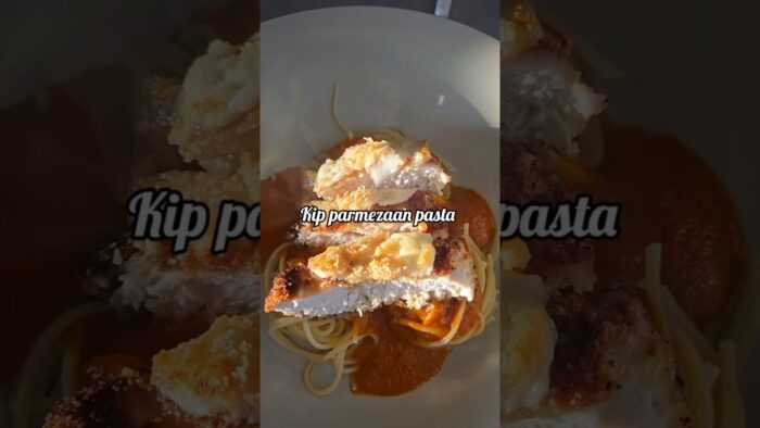 Crunchy kip met parmezaan en pasta