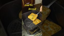 Garlic Bread in Air Fryer | Air Fryer Mein Garlic Bread | Garlic Bread Recipe #shorts #viral #recipe