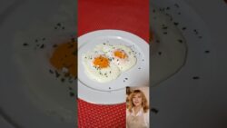 Huevos fritos en freidora de aire #shorts #huevos #freidoradeaire #huevosfritos  #recetas #airfryer
