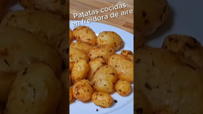 Patatas cocidas en freidora de aire.Crujientes en 10 minutos #shorts #patata #patatacocida #airfryer