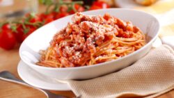 Amatriciana: receta original italiana de pasta con salsa auténtica