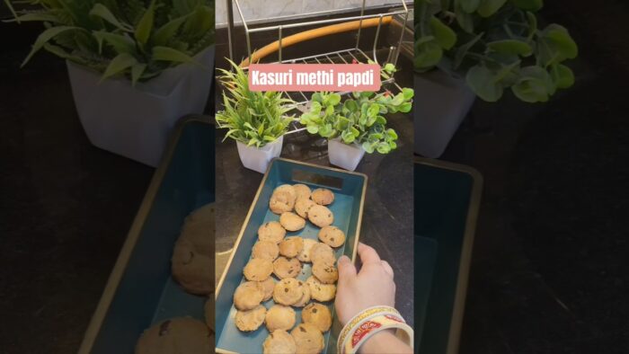 kasuri methi papdi in Airfryer |zero oil recipe |recipe for kids |#shorts #airfryerrecipes #papdi