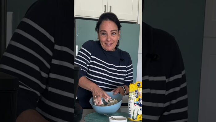 ¿Cual queda mejor? ⎪AREPA 🫓 en #thermomix vs a mano 👀