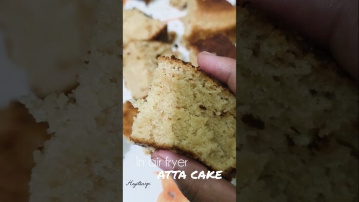 Atta Cake in Air Fryer 🤤#recipe #airfryerrecipes #baking #cake #youtubeshorts #egglesscake #nooven