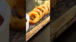 Crispy onion rings in air fryer 😍 Save this recipe & follow for more easy snacks ❤️ #airfry ...