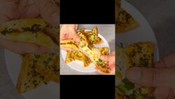 Flower cheese garlic bread snack#trending #viralvideo #recipe #shortvideo #shorts #cooking #snacks