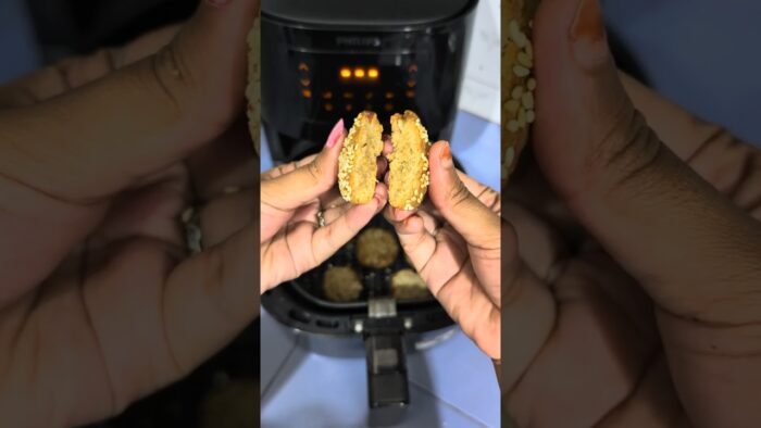 Kya Aate se aisa ban sakta hai? Aata Ghee biscuits🍪 in Air Fryer🤤😋#shorts #shortsfeed #recipe #viral