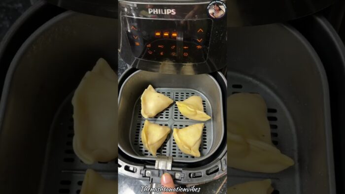 Samosa recipe in air fryer 😋#healthyhabits #ashortaday #trending #reels #feed #viral #samosa #yt