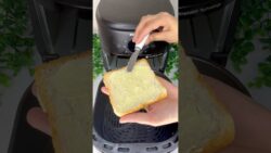 Bread Butter in Air Fryer #youtubeshorts#trending#ytshorts #easyairfryerrecipes#shorts#recipe #reels