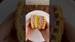 Crispy Cheesy Waffle Sandwich 🥪🧀 | Air Fryer 2-Min Recipe