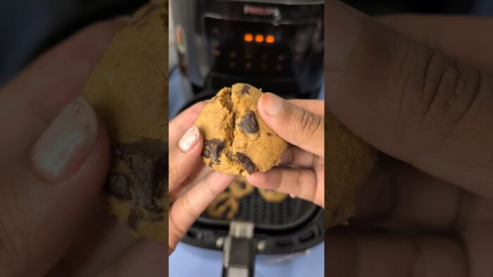 High protein Pintola peanut butter and Aata  cookies Recipe in Air Fryer🤤😋#shorts #shortsfeed #viral