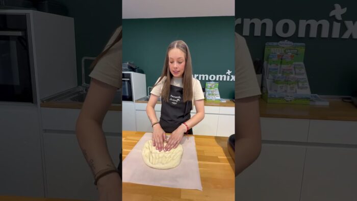Hoy en la Thermomix Academy, preparamos con Sandra la pizza Margarita perfecta🍕🙌