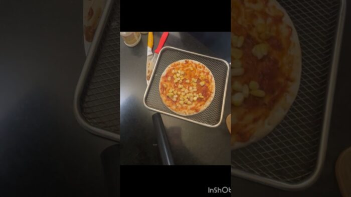 Sweet Corn Cheese Pizza Recipe 🍕 | Air Fryer Crispy Pizza at Home 😍