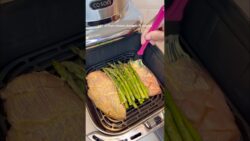 easy air fryer chicken & asparagus in 15 minutes #shorts #airfryer #chicken #asparagus